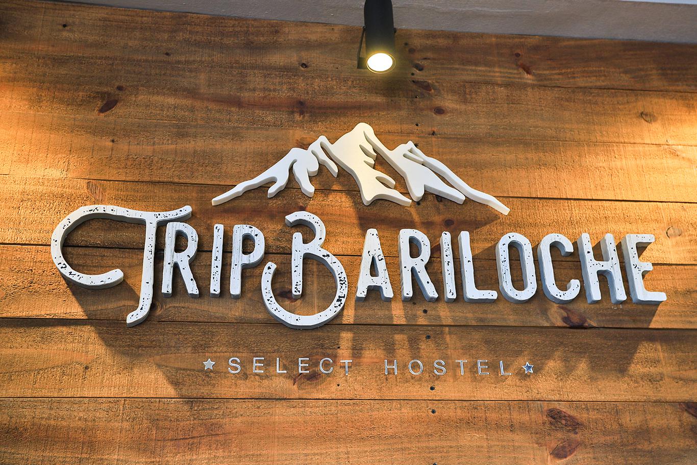 trip bariloche select hostel telefono